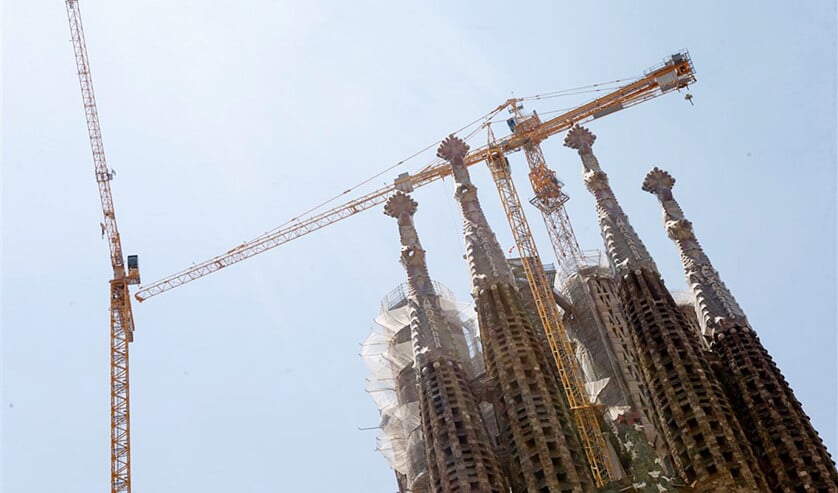 De centrale torens van de Sagrada Familia moeten 172,5 meter hoog worden en in 2026 klaar zijn. (epa / Quique Garcia)