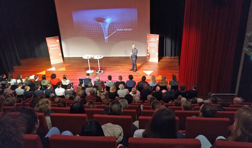 Volgens Heino Falcke heeft de fascinatie van het grote publiek voor zwarte gaten te maken met sterfelijkheid. (nd)