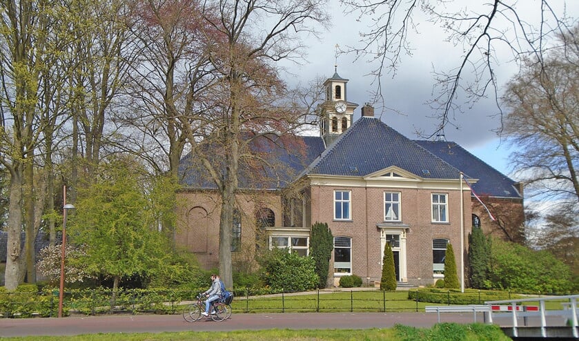 De Van Dedemkerk in Dedemsvaart, waar ds. Gerrit Taverne in 1970 het opdragen van een mis door kardinaal Alfrink probeerde te verijdelen. (nd)