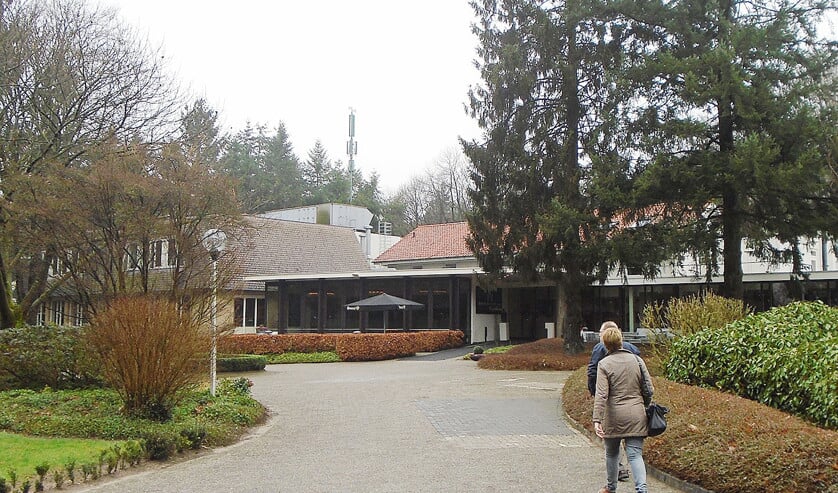 In hotel ‘t Speulderbos in Garderen kwam op 30 april 1990 een eind aan het niet zo gelukkige fractievoorzitterschap van prof. dr. ir. Joris Voorhoeve (VVD). (nd)