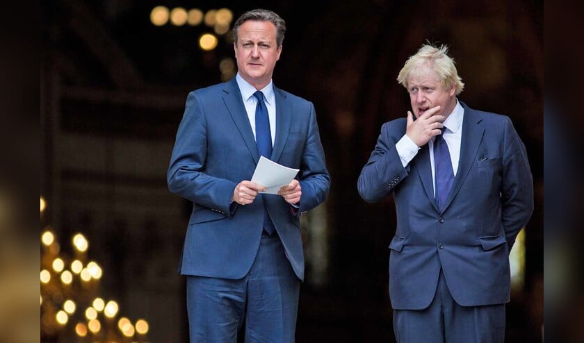 David Cameron (links) in 2015, toen nog premier, met Boris Johnson, de huidige premier van het Verenigd Koninkrijk. (afp / Jack Taylor)