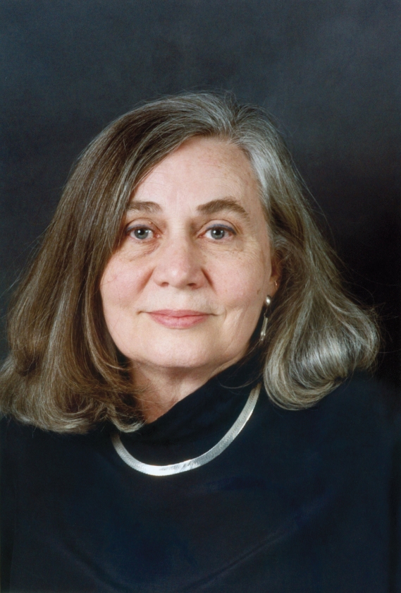 Marilynne Robinson: ‘Er zijn schrijvers die zich christelijk noemen en die vooral lezers geruststellen. In die boeken wordt niets getest, ze zoeken de randen niet op. Ik vind dat geen goede literatuur.‘ (Nancy Crampton)