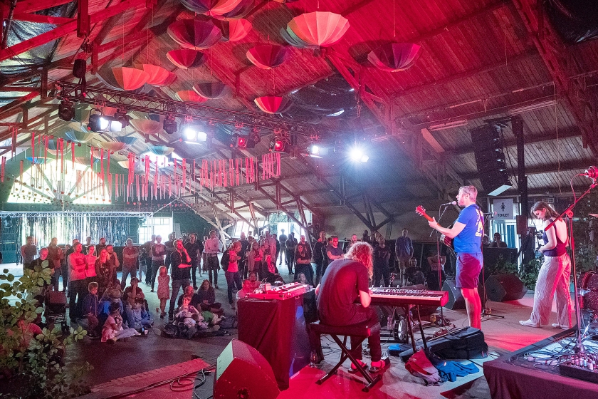 In Vierhouten begon vrijdag het christelijke festival Graceland, dat voor de derde keer wordt gehouden. Het festival is volgens organisator Richard Ailkema bedoeld om zoekers een thuis te bieden (Niek Stam)