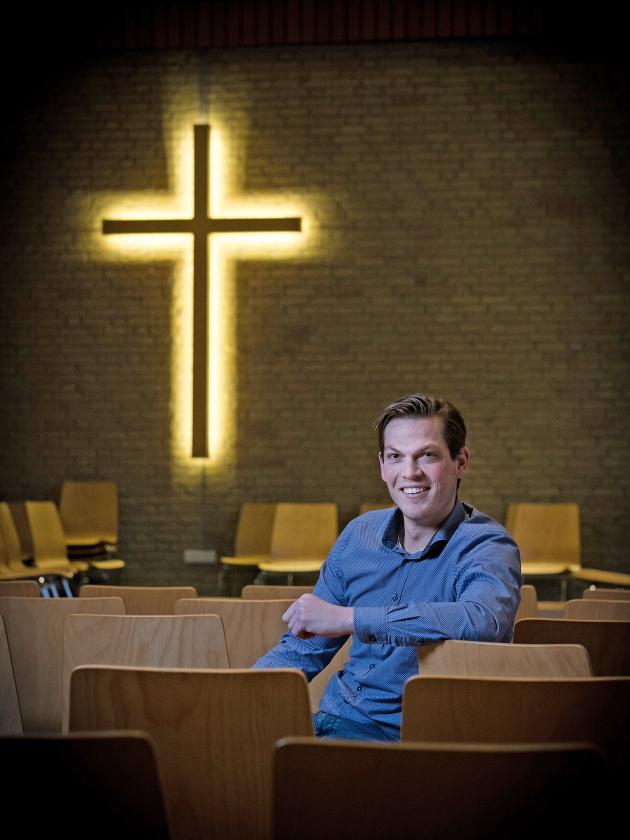 Volgens Jan Martijn Abrahamse is het helemaal niet erg als de zondagsheiliging in het gedrang komt in Nederland. ‘De kerk wordt weer teruggeroepen naar haar kerntaak: een zichtbare gemeenschap zijn waar Christus Heer is.’ (Niek Stam)