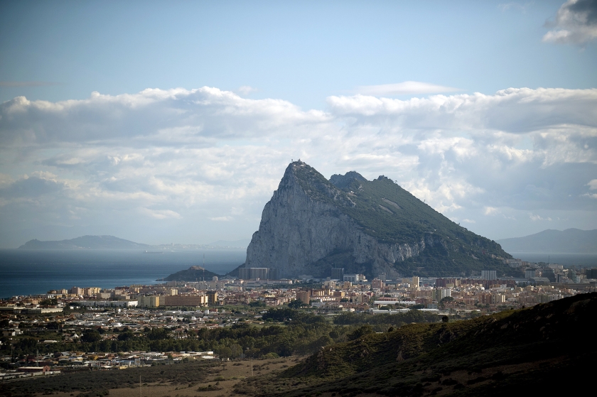 De rots van Gibraltar blijft in het brexitakkoord een steen des aanstoots voor de relatie tussen Spanje en Groot-Brittannië. (afp / Jorge Guerrero)