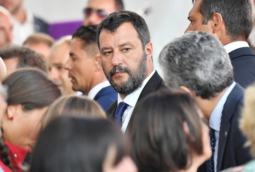 Matteo Salvini van de rechts-nationalistische Lega begon al aan een vervroegde verkiezingscampagne op de stranden van Zuid-Italië. (epa / Luca Zennaro)