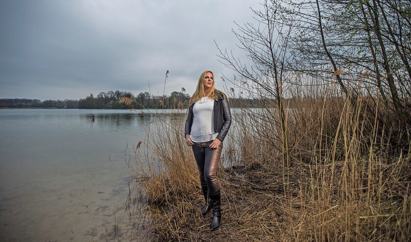 Ingrid Bravenboer: ‘Op een moment dat ik mij goed voel, kan ik niet zomaar een stuk gaan wandelen met mijn hond.’ (Carel Schutte)