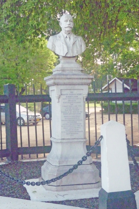 Buste van George Henry Barnet Lyon. (wikipedia)