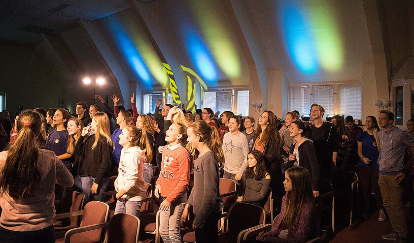 Het jongerenfestival Hightime van de Katholieke Charismatische Vernieuwing, eind december 2016. Er waren volgens de organisatie 150 jongeren en 80 medewerkers voor naar het bezinningscentrum Emmaus in Helvoirt gekomen. (kvc)