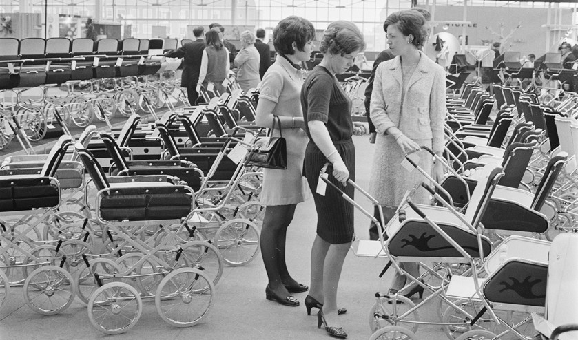 Beeld van de vakbeurs ‘Het kind’, met baby- en kleuterartikelen, in 1970. (anp / Andre van den Heuvel)