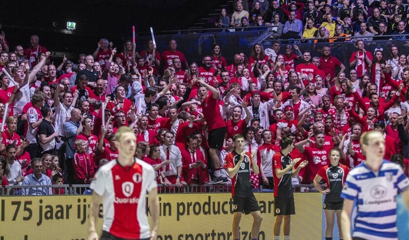 Er zijn internationaal niet veel gemengde sporten voor mannen en vrouwen. Vandaar dat korfbal een hippe uitstraling heeft. Op de foto: finale van de Korfbal Leage in de Ziggo Dome, in 2017. (anp / Paul Bergen en Erik van ’t Woud)