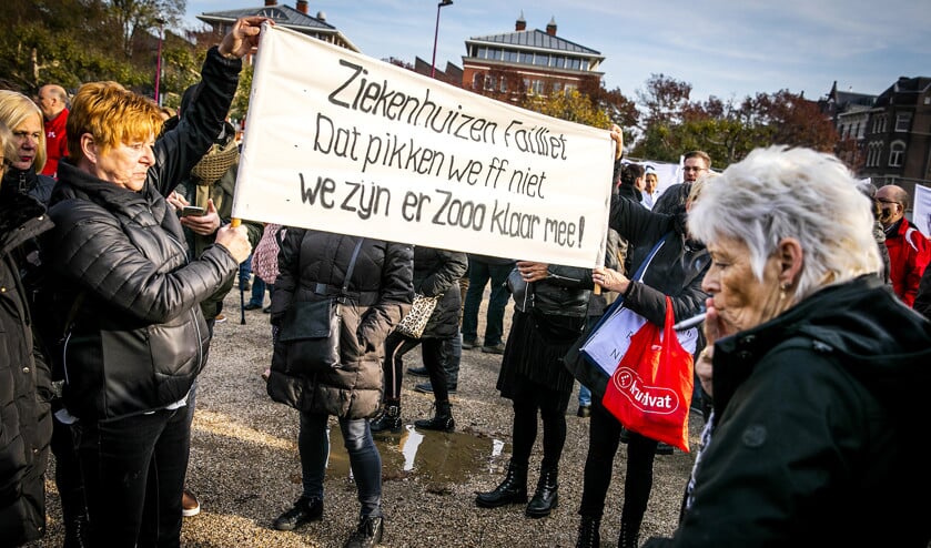 Natuurlijk was er in de media veel aandacht voor de emoties van patiënten en personeel bij de sluiting van het Slotervaart. Maar de ellende daar sleepte al jaren en de ingreep was hard nodig. (anp / Remko de Waal)