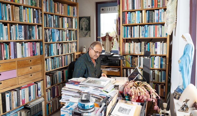 Pieter Waalewijn werkt graag aan de revisie van de Nieuwe Bijbelvertaling op muziek van Prince. (Niek Stam)