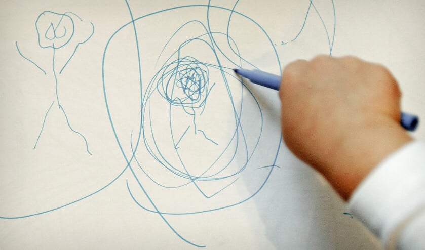 Een kind dat seksueel wordt misbruikt in de kring van vertrouwde familieleden, heeft te maken met een gigantisch loyaliteitsdilemma. Dat is te groot voor een kind om te dragen en onderdeel van de schade die het oploopt. (anp / Koen van Weel)