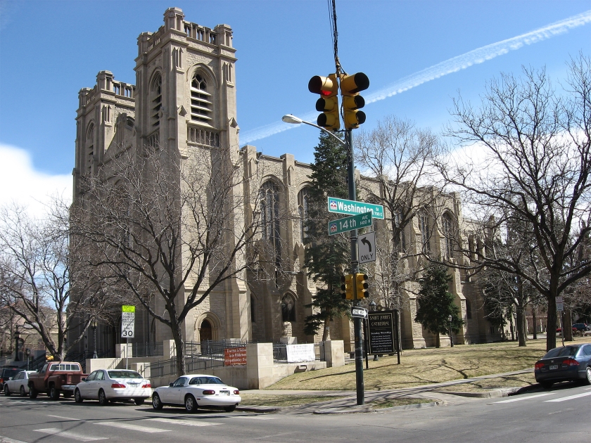 Saint John’s Cathedral in Denver. In de liturgie nemen hier de lezingen uit de Heilige Schrift een belangrijke plaats in. (nyttend)