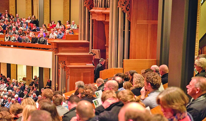 Op de Biblebelt is het orgel populair, hoewel in de Gereformeerde Gemeenten weinig concerten op het instrument worden gegeven. Het is – naast in de kerkdiensten – vaker te horen op samenzangavonden, zoals hier in de Sionkerk in Goes. (Leo Bolleman)