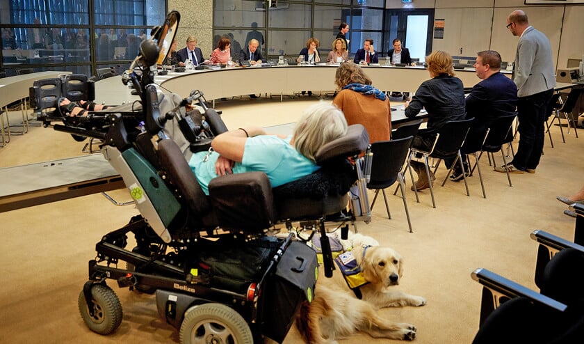 Een overleg in de Tweede Kamer over de chaos bij de pgb-betalingen, in september vorig jaar. (anp / Martijn Beekman)