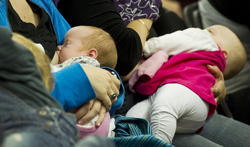 Dat borstvoeding goed is voor de baby is nu breeduit erkend. Eind negentiende eeuw lag er in sommige delen van Nederland nog een taboe op. Daardoor was de babysterfte daar hoger dan op andere plekken in het land. (anp / Toussaint Kluiters)
