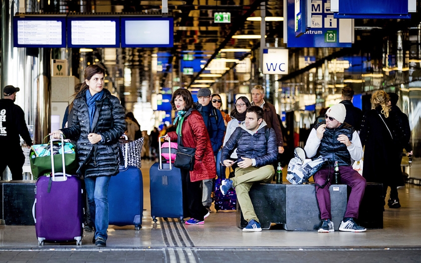 De komende jaren gaat het Centraal Station opnieuw op de schop om een toename op te vangen van het aantal reizigers en het aantal treinen. (anp / Remko de Waal)