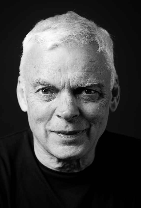 De Australische bestsellerauteur Graeme Simsion trekt met een ijzeren consequentie het autistische gedrag van zijn hoofdpersoon in zijn boeken door. (Lachlan Woods)