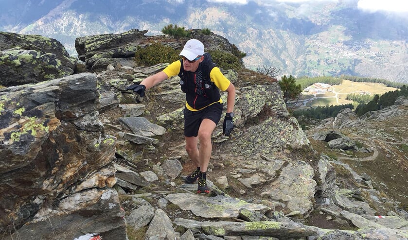 Voor Emiel de Bruin is een marathon lopen iets wat je tussendoor doet. Hij loopt ultralange afstanden van zomaar 160 kilometer ver, en dat ook op grote hoogte. (Emiel de Bruin)