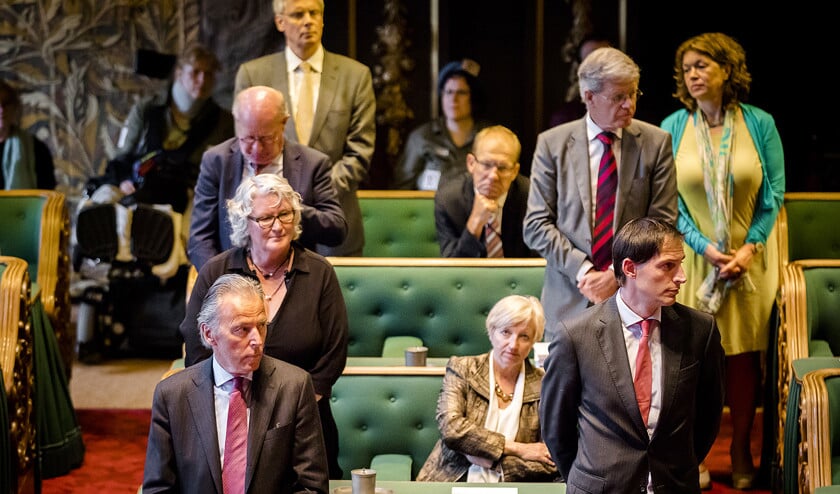De senaat tijdens een stemming. Aan het stemgedrag van de Eerste Kamerfracties is deze eeuw weinig veranderd. (anp / Bart Maat)