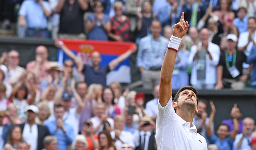 Novak Djokovic, de nummer één van de wereld in het mannentennis en zondag winnaar op Wimbledon (foto), zegt dat hij zijn Servisch-orthodoxe geloof belangrijker vindt dan zijn sport. (afp / Ben Stansall)