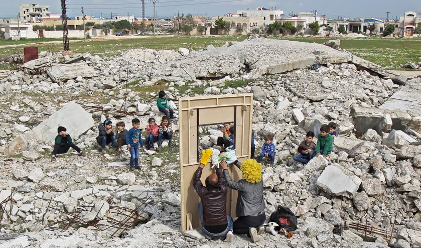Kinderen in de Syrische provincie Idlib. Er zijn serieuze voortekenen dat de Russen en het Syrische leger zich opmaken voor een grote aanval op dit gebied. 120.000 mensen zijn opnieuw op de vlucht geslagen. (afp / Amer Alhamwe)