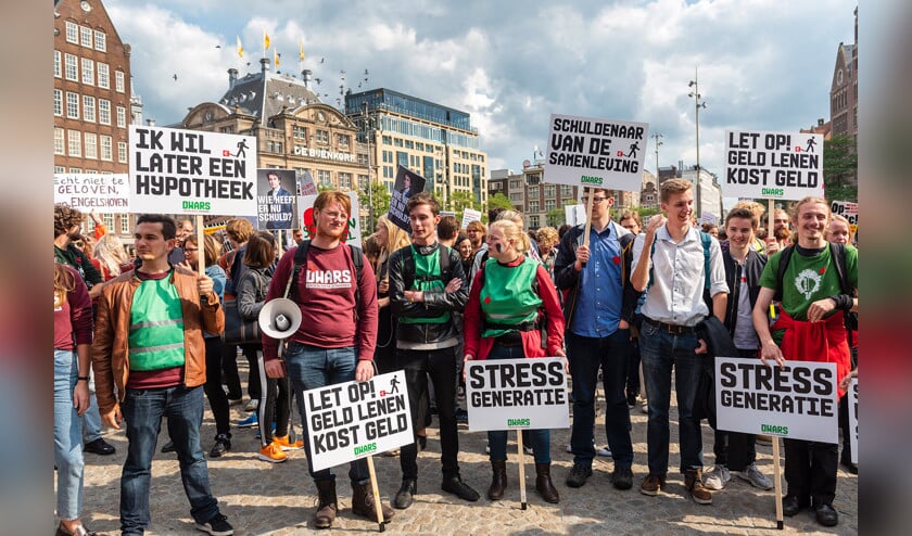 Protest op de Dam, vorig jaar, tegen het plan om studenten meer rente te laten betalen op studieleningen. (anp / Evert Elzinga)
