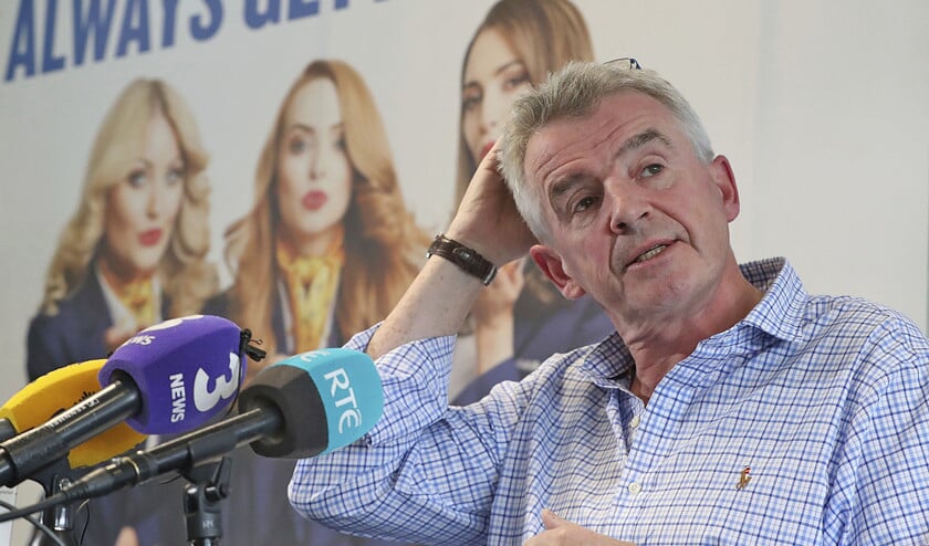Ryanair-topman Michael O’Leary geeft op een persconferentie in Dublin uitleg over het schrappen van vluchten. (ap / Niall Carson)