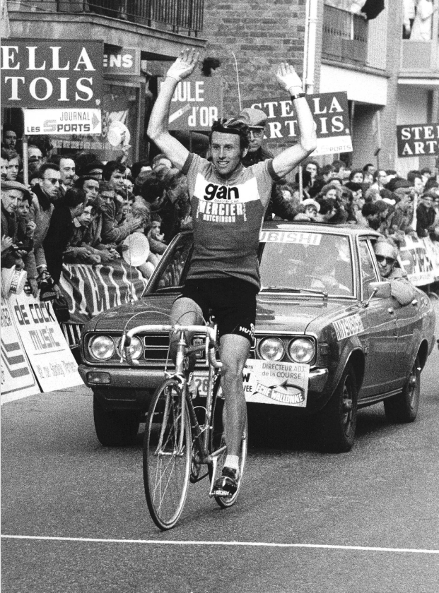 In april 1976 kwam Joop Zoetemelk in de Waalse Pijl als eerste over de finish in het schilderachtige dorpje Herviers. (anp)