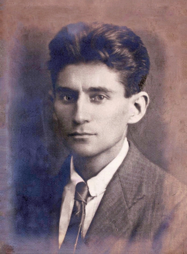 De Praagse schrijver Franz Kafka (1883-1924) is zo’n mythische figuur geworden dat herlezing van zijn verhalen dringend nodig is. (wikimedia)