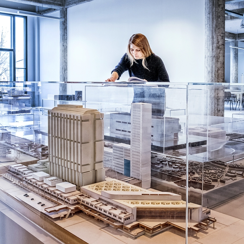 Een verzameling maquettes bij KAAN Architecten. (Raymond Rutting)
