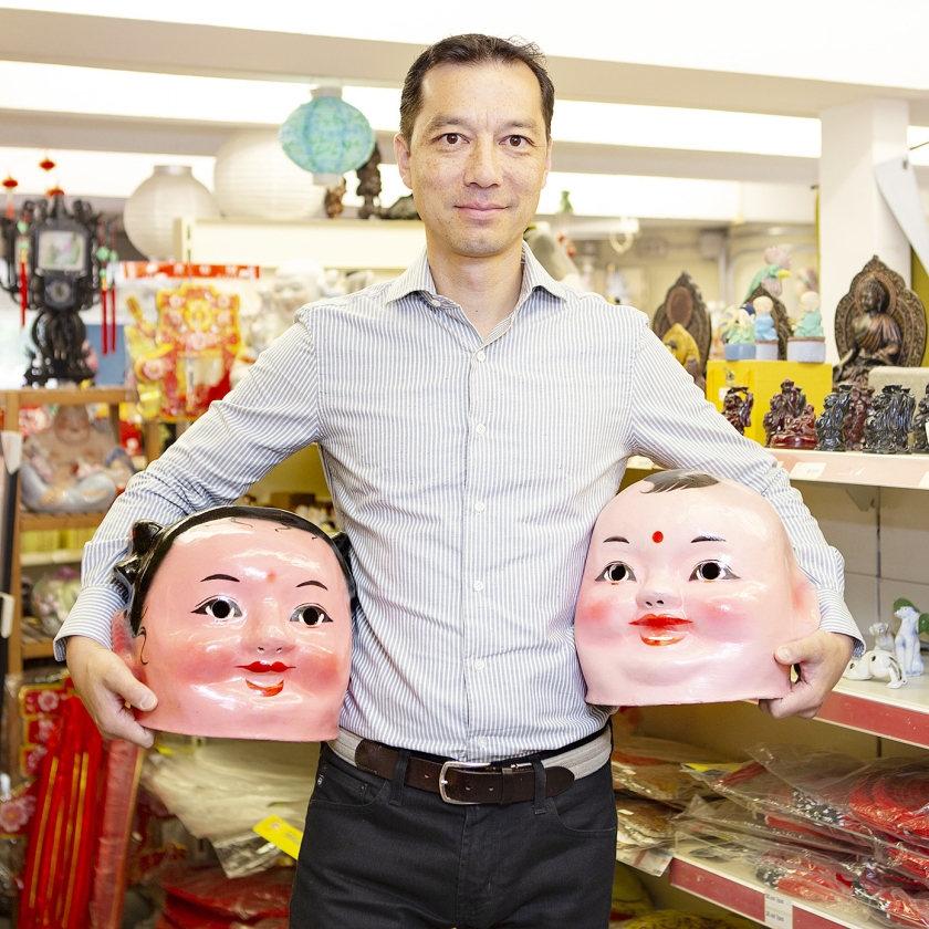 Kin Ping Dun is de huidige eigenaar van de toko. (Pauline Niks)