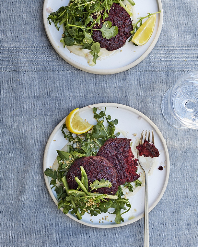 Recept: Falafelburgers met bietjes (uit besproken boek)