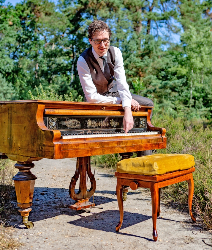 Wouter Harbers wil klassieke muziek onder de aandacht van een groot publiek brengen. (Fred Manschot)