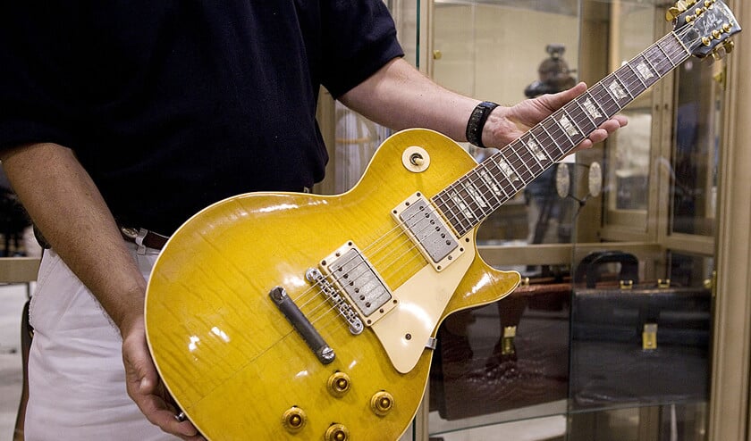 De Les Paul Standard van Gibson. Het bedrijf verkeert in zwaar weer door de teruglopende verkoop van gitaren. (ap / Alice Keeney)
