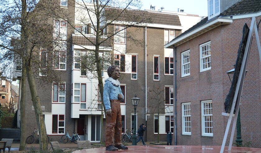 Het geboortehuis van Rembrandt is begin twintigste eeuw helaas afgebroken, vanwege de uitbreiding van een drukkerij. (nd)