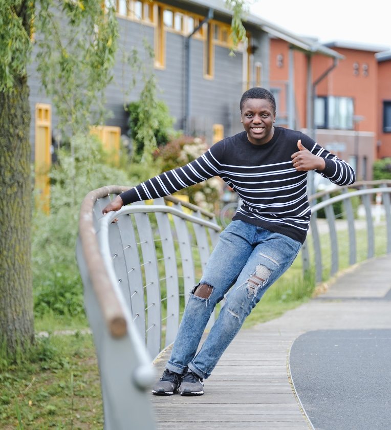Van 12 tot 20: 'Als ik uit school kom, help ik eerst in huis' (Dick Vos)