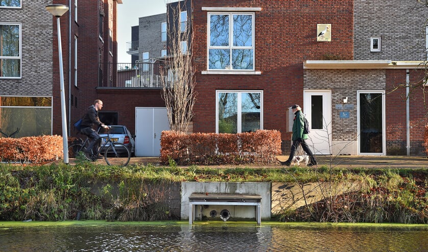 De inlaat van het verzorgingshuis in Wageningen dat wordt verwarmd met het water uit de Stadsgracht. (Marcel van den Bergh)