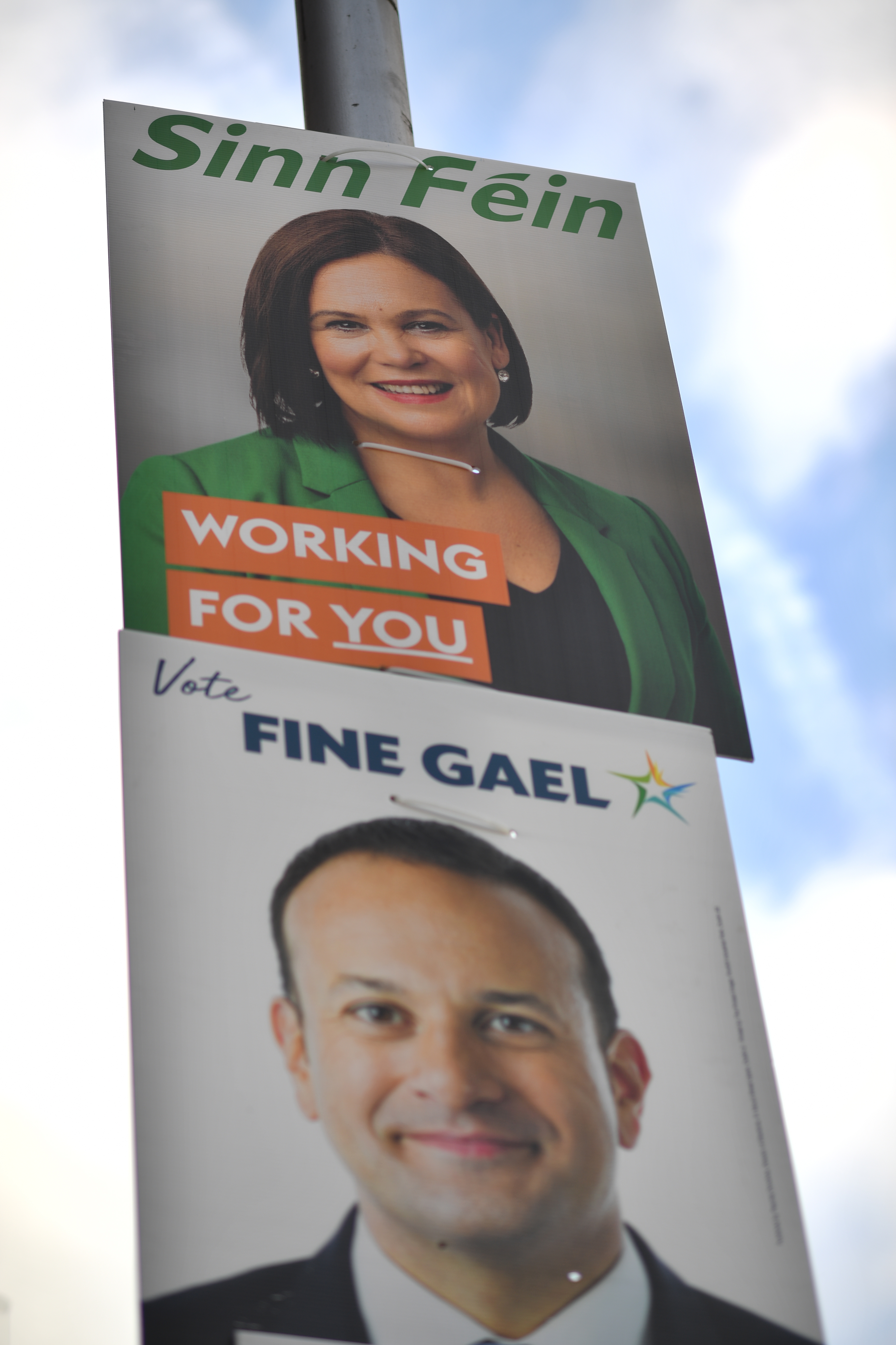 2020-02-06 14:22:22 Election posters featuring Sinn Fein President Mary Lou McDonald (top) and Ireland's Prime minister and Fine Gael leader Leo Varadkar are pictured on Grattan Bridge in Dublin on February 6, 2020, ahead of the February 8 General Election. Ireland will go to the polls on Fenruary 8, in an early general election, Prime Minister Leo Varadkar said, seeking to capitalise on his part in brokering the Brexit deal.
Ben STANSALL / AFP