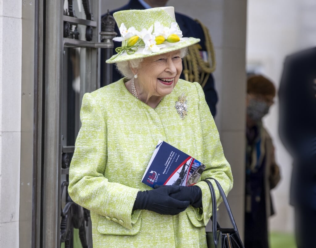 2021-03-31 15:20:40 Britain's Queen Elizabeth II looks on during a service to mark the Centenary of the Royal Australian Air Force at the CWGC Air Forces Memorial, Runnymede in Surrey on March 31, 2021.
Steve REIGATE / POOL / AFP (beeld Steve Reigate / Pool / afp)